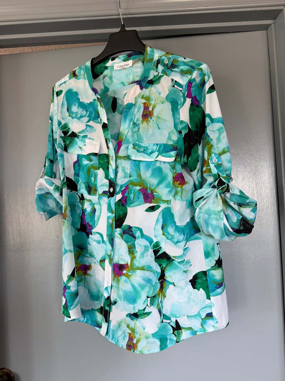 Calvin Klein Women's Blue Green V Neck Button Front Long Sleeve Roll Tab Top L